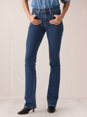 Levi’s Women’s Jeans Size 6 Bootcut Dark Wash Low Rise Denim